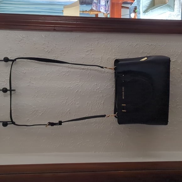 Michael Kors satchel - Picture 2 of 15